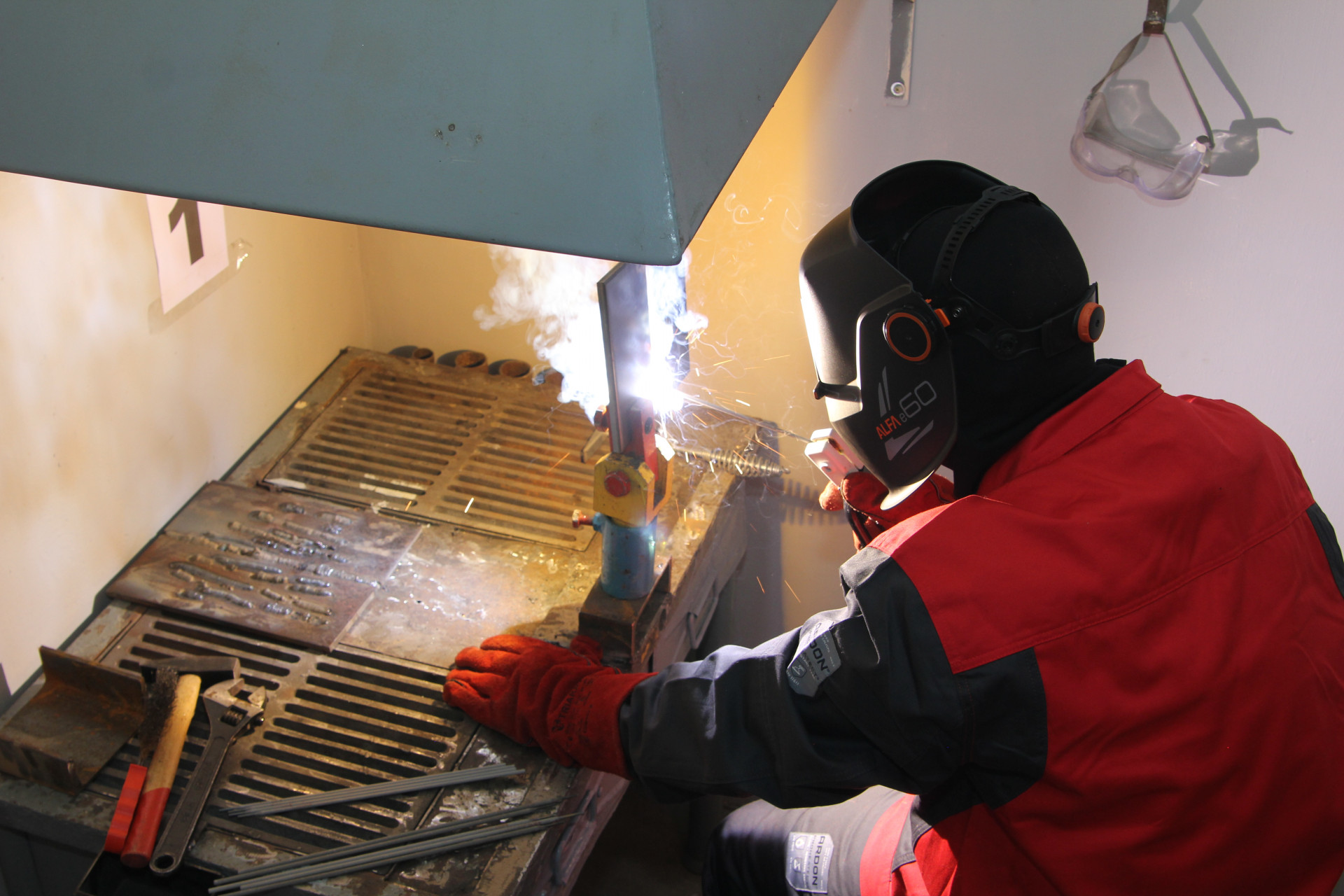 default image alt text